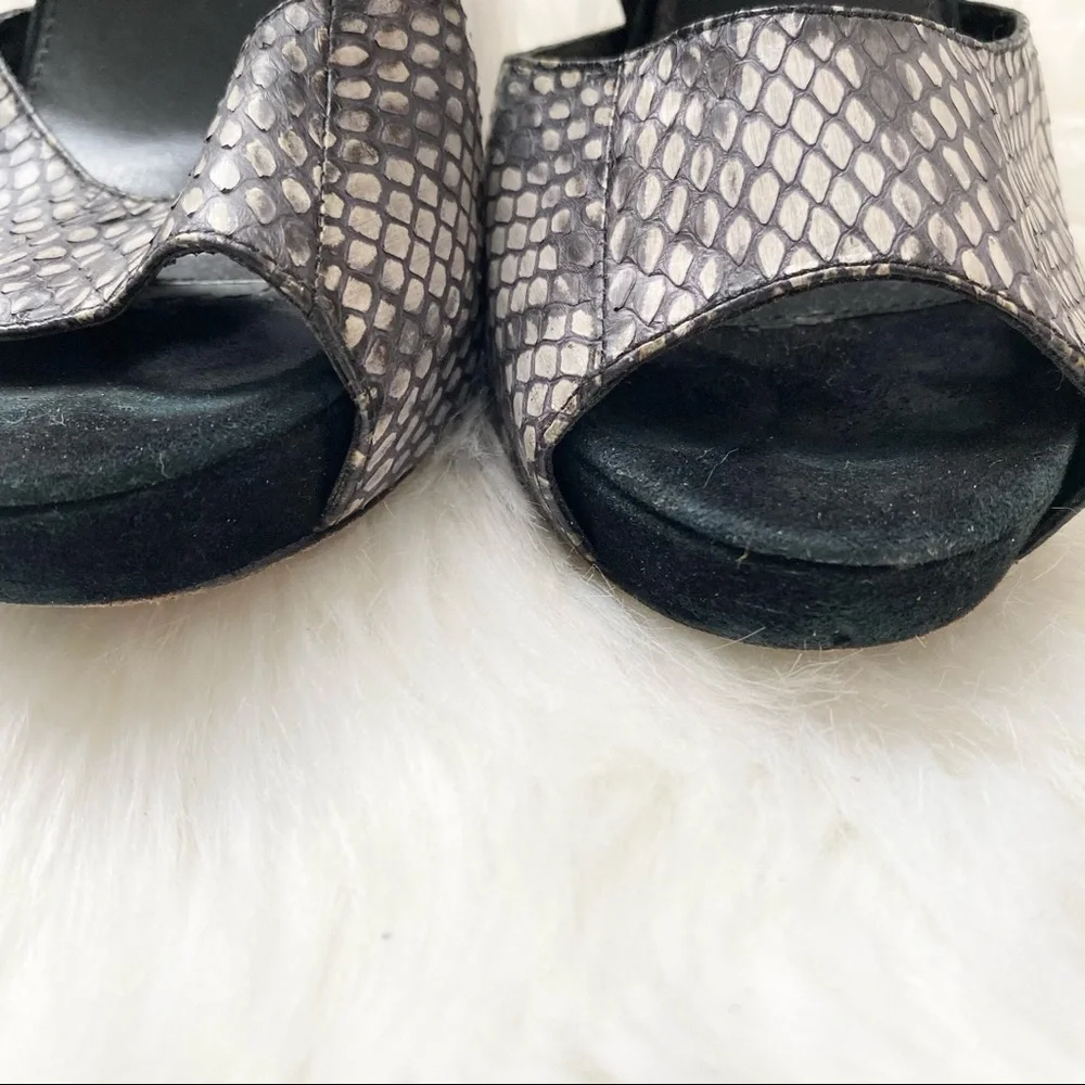 Kelsi Dagger snake print black suede stiletto heel sandals size 7.5